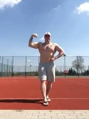 David, 44Польша