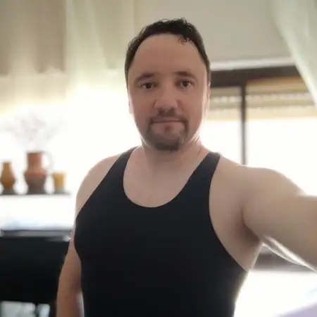 Eli, 40Явне, Израиль