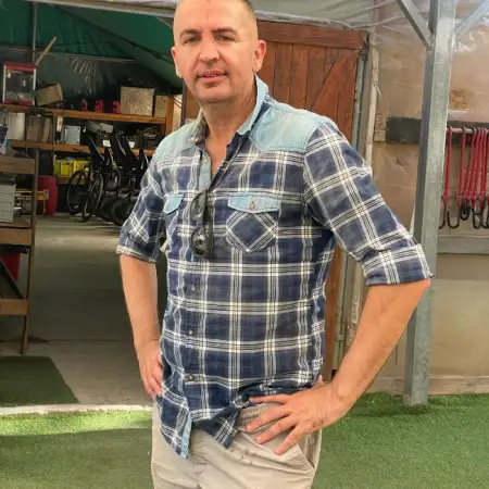ארתור, 45 Нетания, Израиль