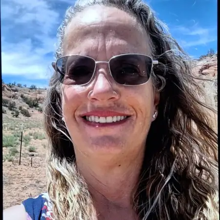 Lynn, 52 Гэллап, США
