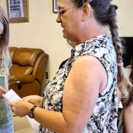 Lynn, 52 Гэллап, США