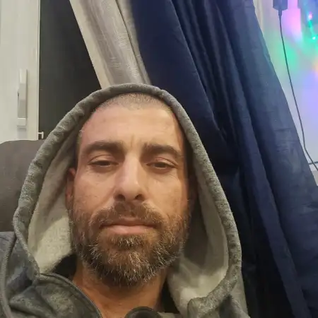 Eli, 41Канада