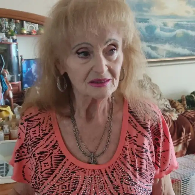 Нина, 76