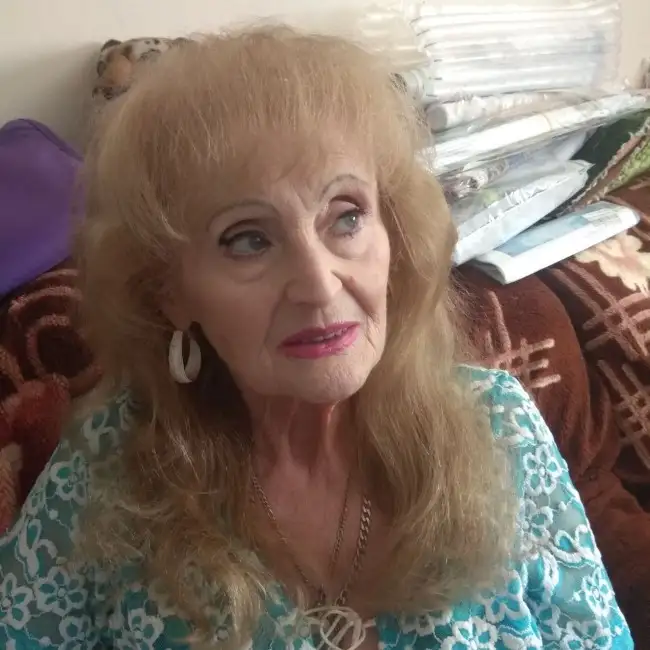 Нина, 75