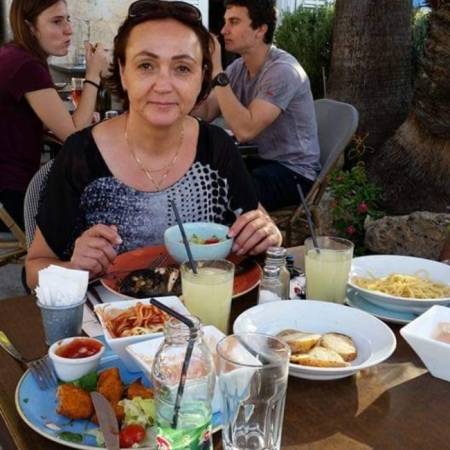Фаина, 53 года Израиль, Холон хочет встретить на сайте знакомств  Мужчину 