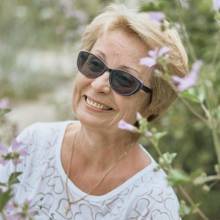 Лариса, 64 года Болгария хочет встретить на сайте знакомств   