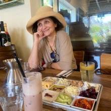 Ella, 58 лет Израиль, Хайфа хочет встретить на сайте знакомств  Мужчину 
